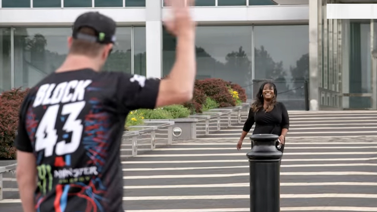 Το δώρο των εργαζομένων της Ford στους καλύτερους διευθυντές